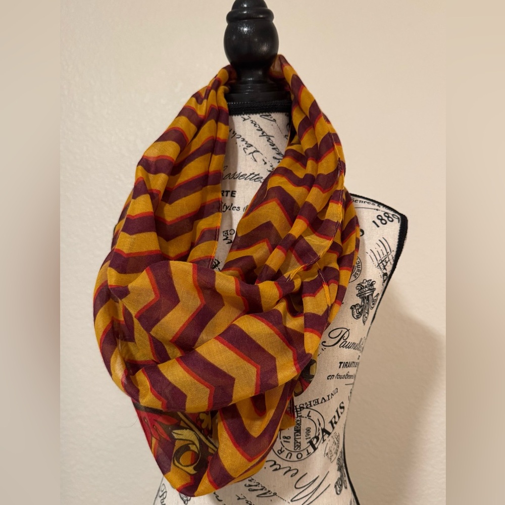 Warner Bros. Harry Potter Gryffindor Red and Gold chiffon infinity Scarf - Picture 5 of 5